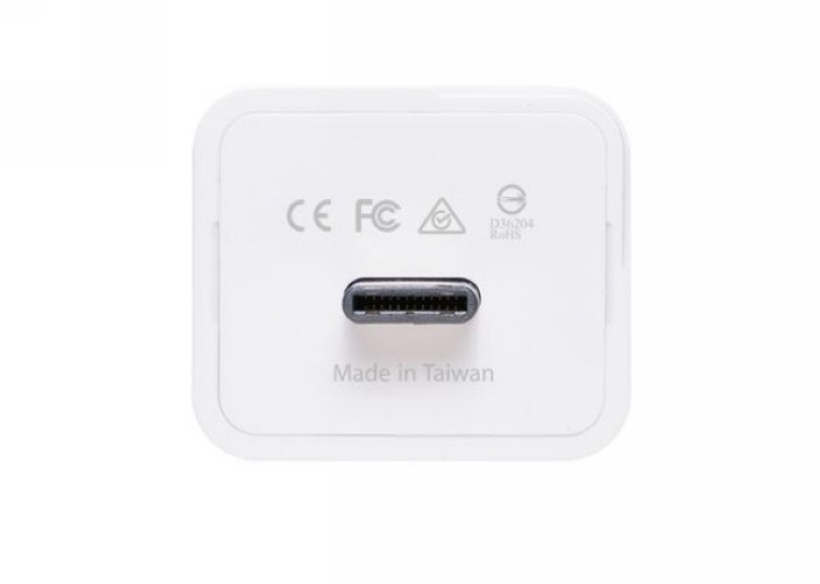 充电器+移动硬盘：博帝发布 iLuxe Cube 二合一充电/储存方案，主要为果粉